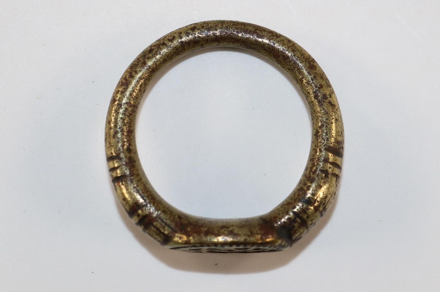 Große Abbildung Nr.2: 129-2746 Mittelalterlicher Wappenring.: (Schmuck, Ringe)