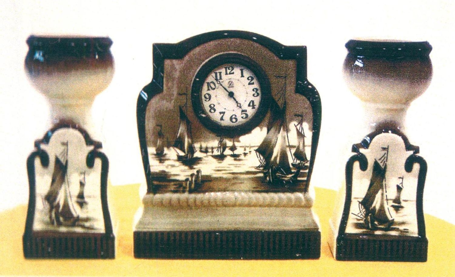 Große Abbildung Nr.38: 129-2941 Art Deco, Belgien.: (Uhren)