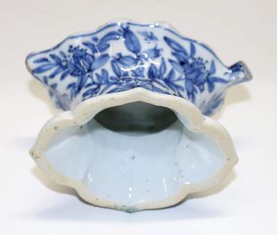 Bild Nr.3: 129-2064 China gefußte Blattschale.: (Asiatika)