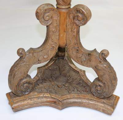 Bild Nr.2: 129-2110 Barocker Tischfuß.: (Möbel)