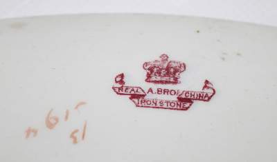 Bild Nr.2: 129-2129 China Ironstone: (Porzellan u. Keramik)