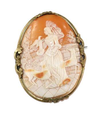 Bild Nr.1: 129-2407 Edelfrau im Park: (Schmuck, Broschen, Gemmen und Kameen)