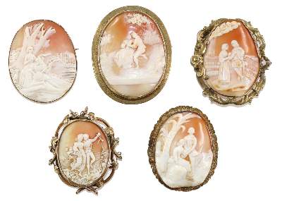 Bild Nr.1: 129-2443 Galanterieszenen.: (Schmuck, Broschen, Gemmen und Kameen)