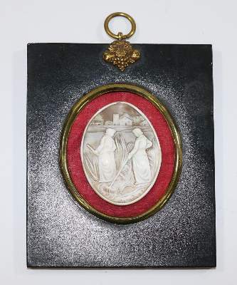 Bild Nr.3: 129-2512 Muschelkameen mit figuralen: (Schmuck, Broschen, Gemmen und Kameen)
