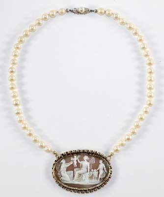 Bild Nr.2: 129-2644 Drei Engel und Kind.: (Schmuck, Colliers, Gemmen und Kameen)