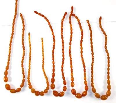 Bild Nr.2: 129-2666 Sechs Bernsteincolliers.: (Schmuck, Colliers)
