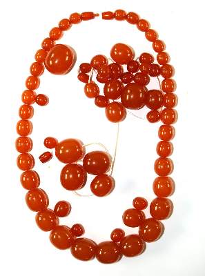 Bild Nr.2: 129-2667 Vier große Bernsteincolliers.: (Schmuck, Colliers)