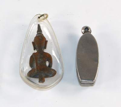Bild Nr.4: 129-2675 Drei tibetische Schmuckstücke: (Schmuck)