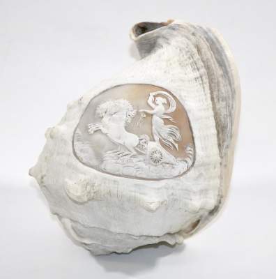 Bild Nr.1: 129-2679 Geschnitzte: (Schmuck, Gemmen und Kameen)