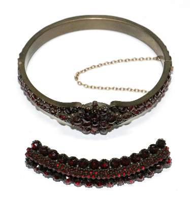 Bild Nr.2: 129-2701 Granatensemble.: (Schmuck)