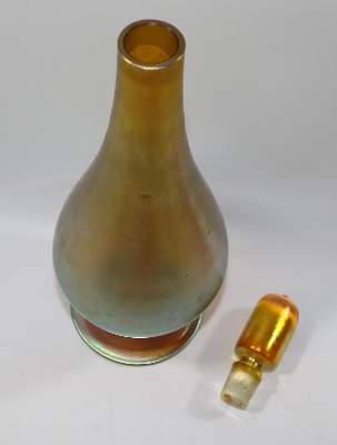 Bild Nr.3: 129-2978 Eine Karaffe: (WMF MYRA, Vasen)
