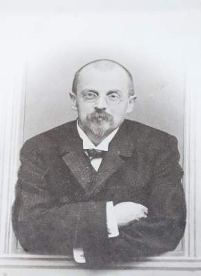 Bild Nr.1: 129-3016 Sammlung: (Portrait)