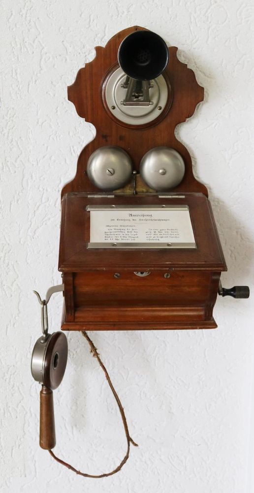 Große Abbildung Nr.1: 130-2556 Freisprech-Wandtelefon C.F.Lewert: (Varia)