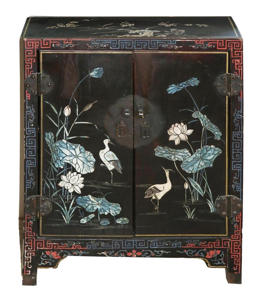 Große Abbildung Nr.6: 130-2662 Paar Chinesische Schränkchen: (Asiatika, China)