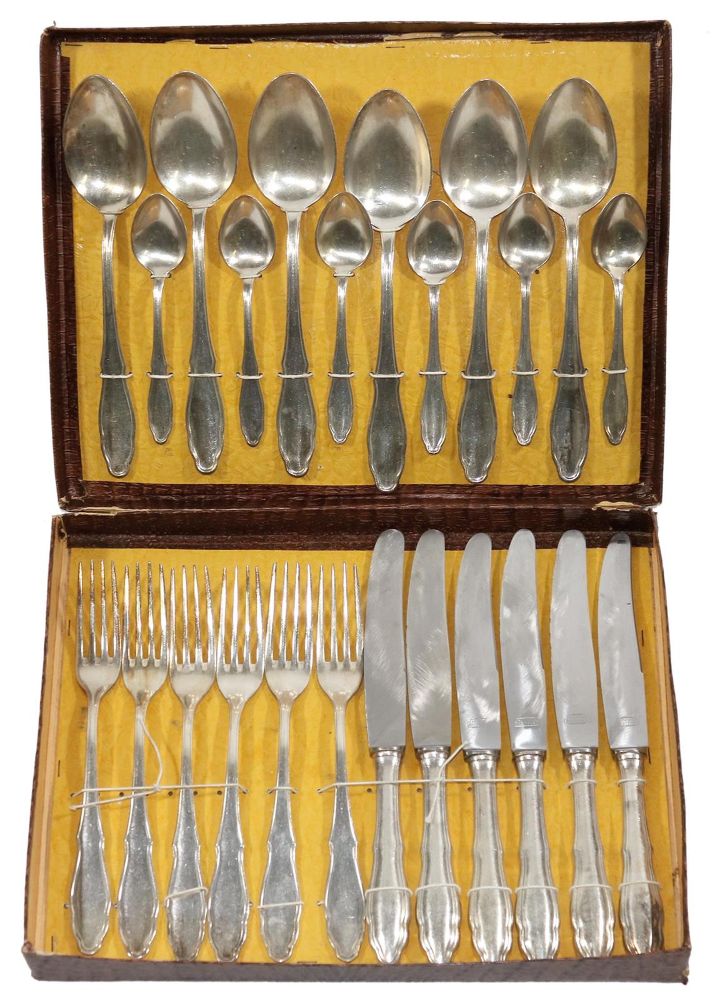 Große Abbildung Nr.1: 130-2760 Riesige Besteck-Sammlung.: (Silber)