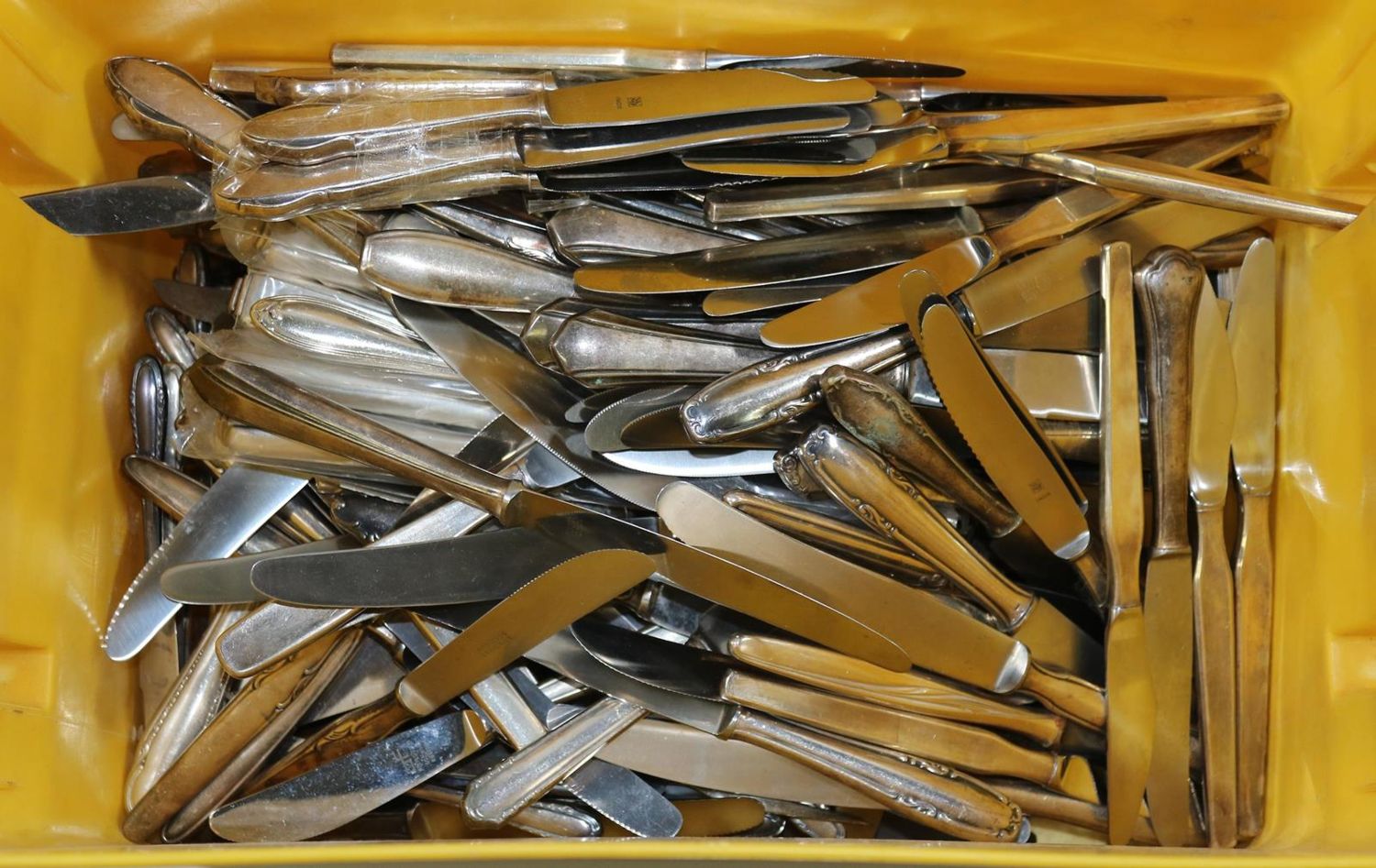 Große Abbildung Nr.2: 130-2760 Riesige Besteck-Sammlung.: (Silber)