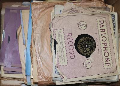 Bild Nr.3: 130-2573 Schrankgrammophon London: (Varia, Musikinstrumente)