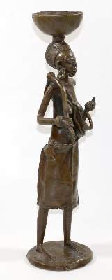 Bild Nr.2: 130-2628 Trägerin Bronze.: (Afrika, Figuren)