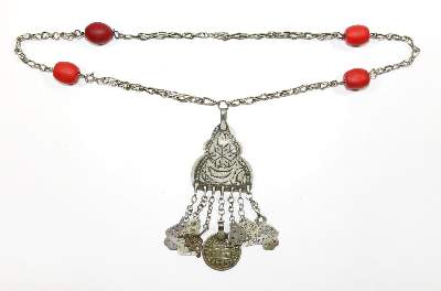 Bild Nr.1: 130-2680 Halskette mit Münze: (Asiatika, Schmuck)