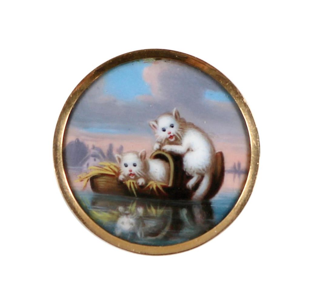 Große Abbildung Nr.1: 131-1889 Goldknopf mit Lupenmalerei.: (Varia, Nähzubehör, Knöpfe)