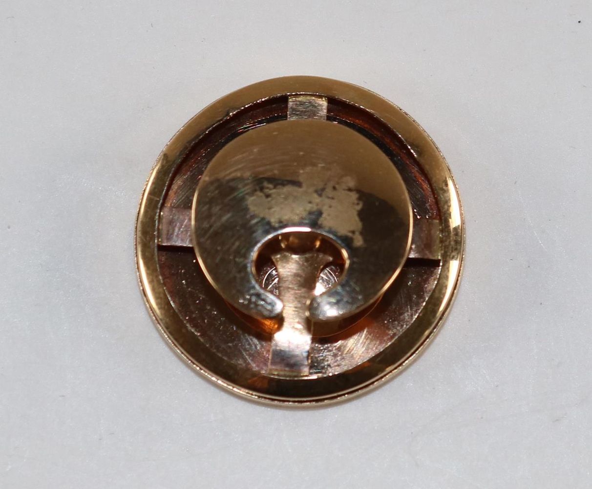 Große Abbildung Nr.2: 131-1889 Goldknopf mit Lupenmalerei.: (Varia, Nähzubehör, Knöpfe)