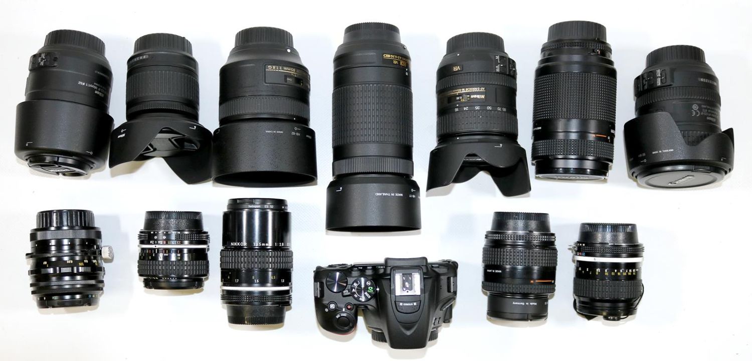Große Abbildung Nr.2: 131-1923 Nikon D5600 mit vielen Objektiven.: (Varia, Optik)