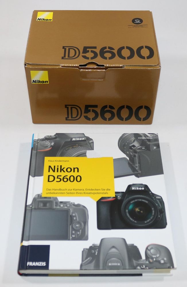 Große Abbildung Nr.3: 131-1923 Nikon D5600 mit vielen Objektiven.: (Varia, Optik)