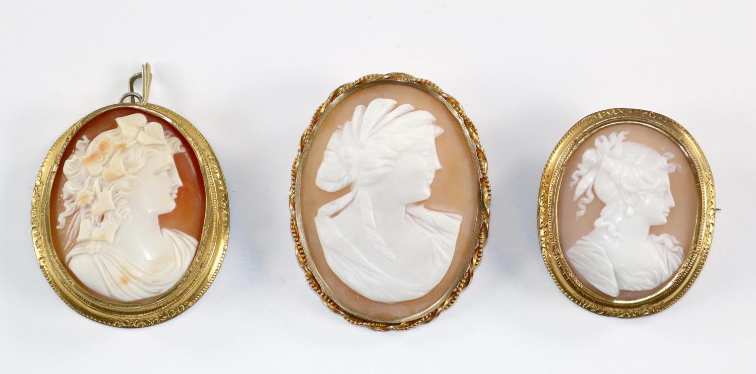 Große Abbildung Nr.1: 131-2133 Göttinnen u. Mänade.: (Schmuck, Anhänger, Gemmen und Kameen)