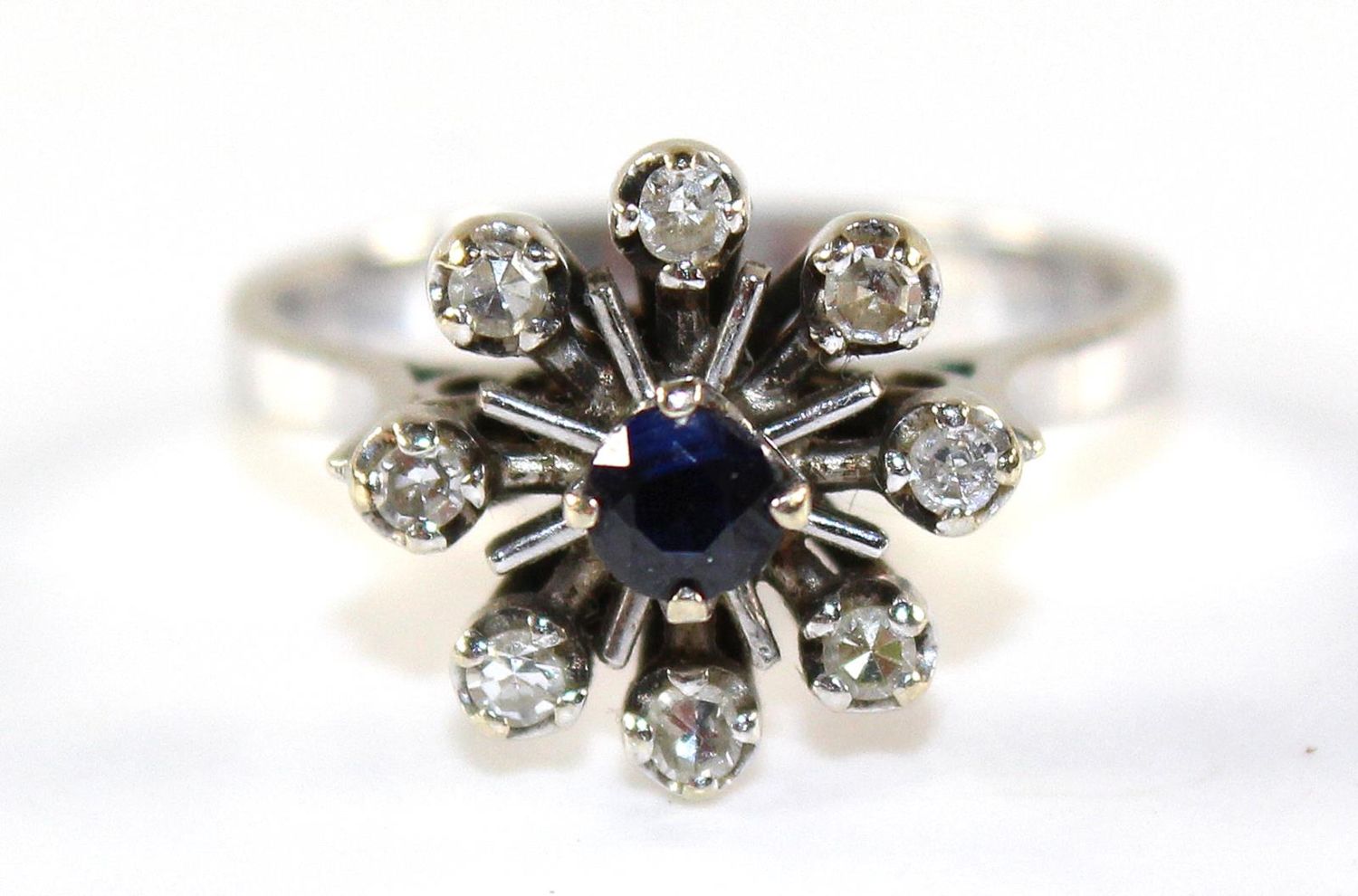 Große Abbildung Nr.1: 131-2250 Brillant-Saphirring: (Schmuck, Ringe)