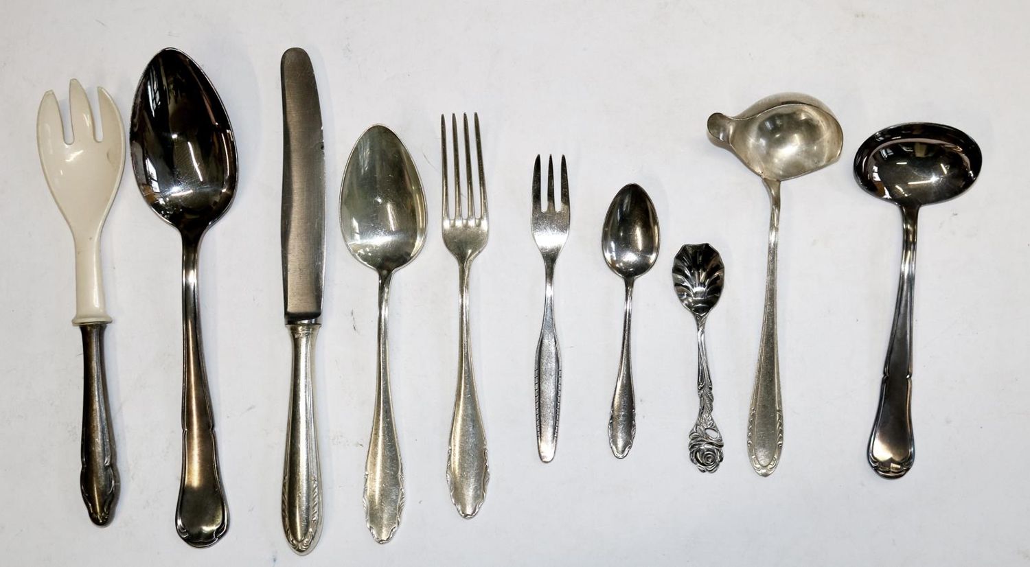 Große Abbildung Nr.1: 131-2283 Bestecksammlung über 35 Kg.: (Silber, Versilbertes)