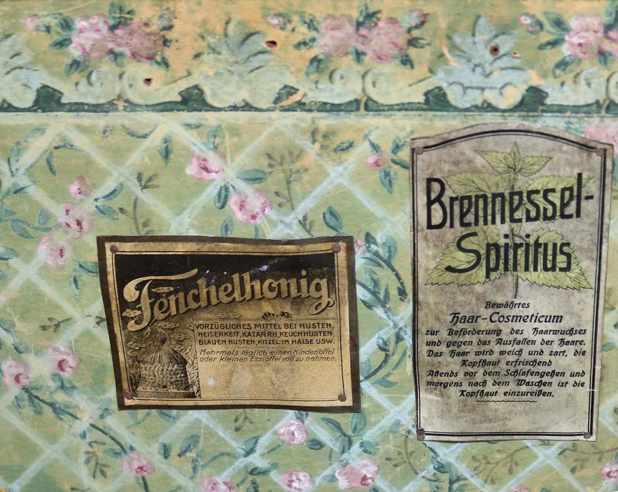 Große Abbildung Nr.3: 131-2299 Jugendstil Kaufmannsladen.: (Spielzeug)