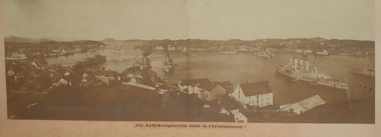 Große Abbildung Nr.1: 131-2359 Aufklärungsschiffe: (Photographie)