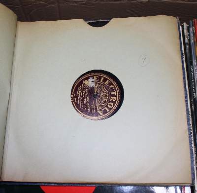 Bild Nr.10: 131-1933 Schallplattensammlung.: (Varia)