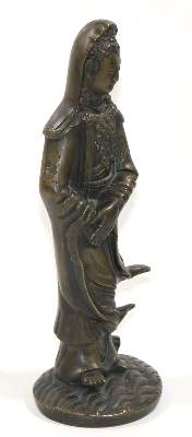 Bild Nr.2: 131-1975 Guanyin Skulptur.: (Asiatika, China)