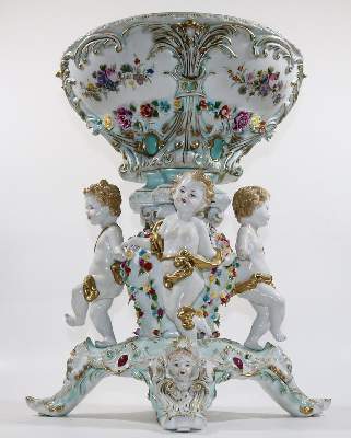 Bild Nr.5: 131-2060 Amorettenschale, Centerpiece.: (Porzellan u. Keramik, Figuren)