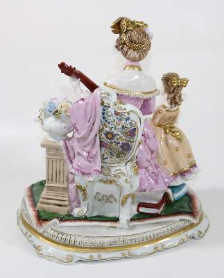 Bild Nr.2: 131-2061 Beim Musizieren.: (Porzellan u. Keramik, Figuren)