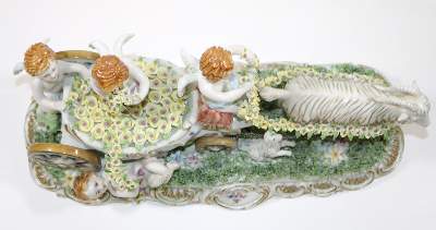 Bild Nr.2: 131-2063 Ziegenkutsche mit Amoretten.: (Porzellan u. Keramik, Figuren)