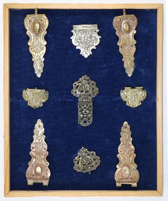 Bild Nr.3: 131-603 Sammlung von Buchschließen.: (Buchschliessen)