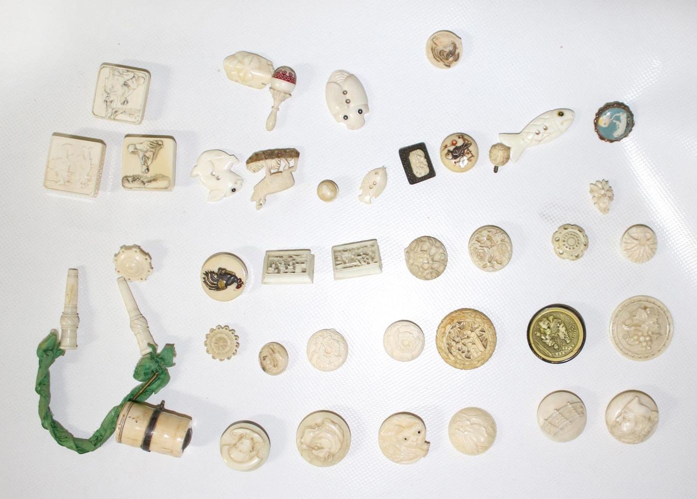 Große Abbildung Nr.1: 132-2000 Knopfsammlung: (Varia, Nähzubehör, Knöpfe)