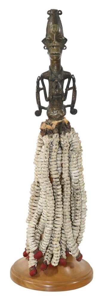 Große Abbildung Nr.1: 132-2051 Bronzezepter mit Knochenwirbeln.: (Afrika, Figuren)
