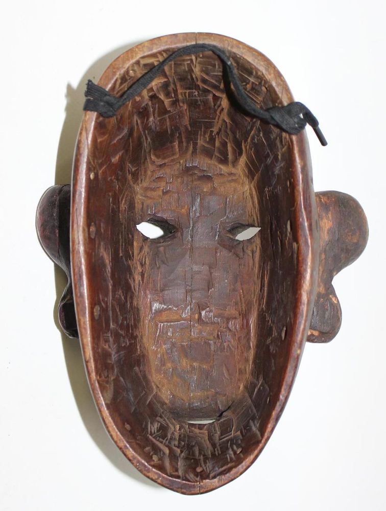 Große Abbildung Nr.4: 132-2082 Makonde Tansania.: (Afrika, Sammlung Wolfgang Nerlich, Masken)