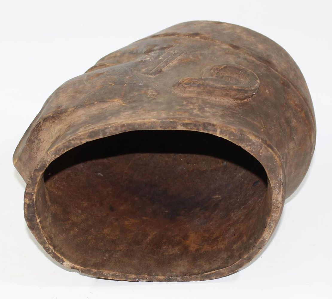 Große Abbildung Nr.4: 132-2083 Makonde Tansania.: (Afrika, Sammlung Wolfgang Nerlich, Masken)