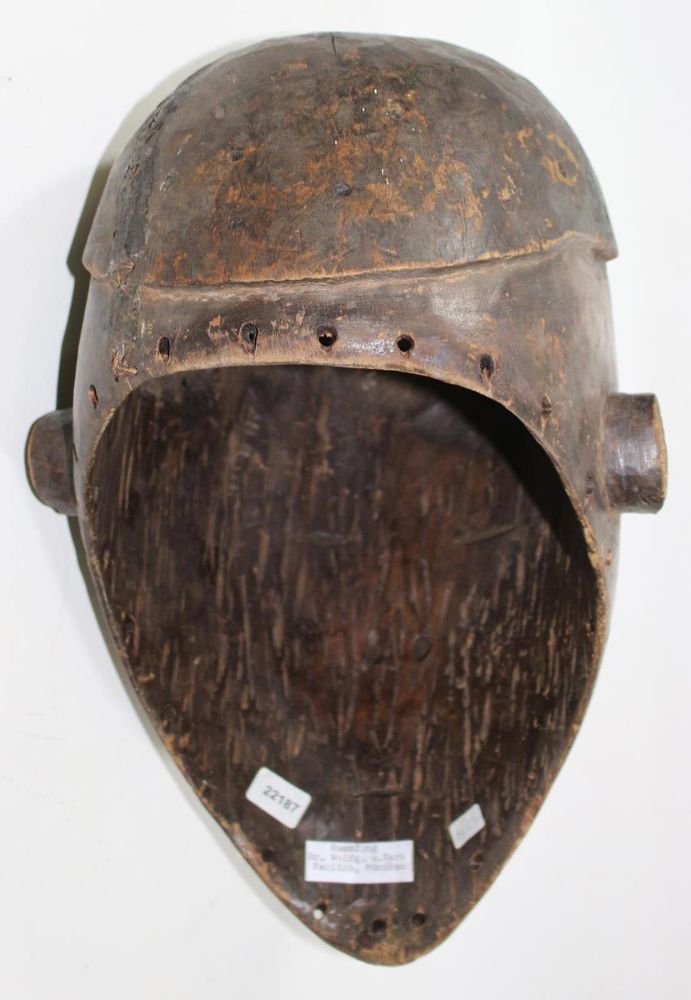 Große Abbildung Nr.3: 132-2090 Tschokwe große alte: (Afrika, Sammlung Wolfgang Nerlich, Masken)