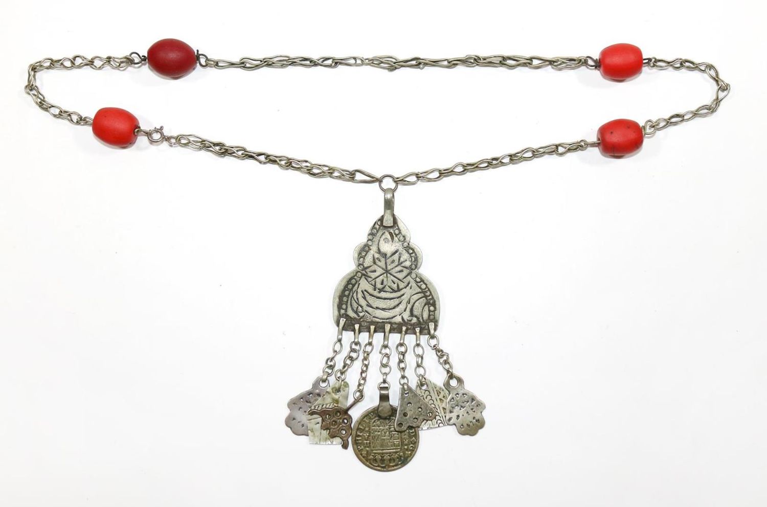 Große Abbildung Nr.1: 132-2131 Halskette mit Münze: (Asiatika, Schmuck)
