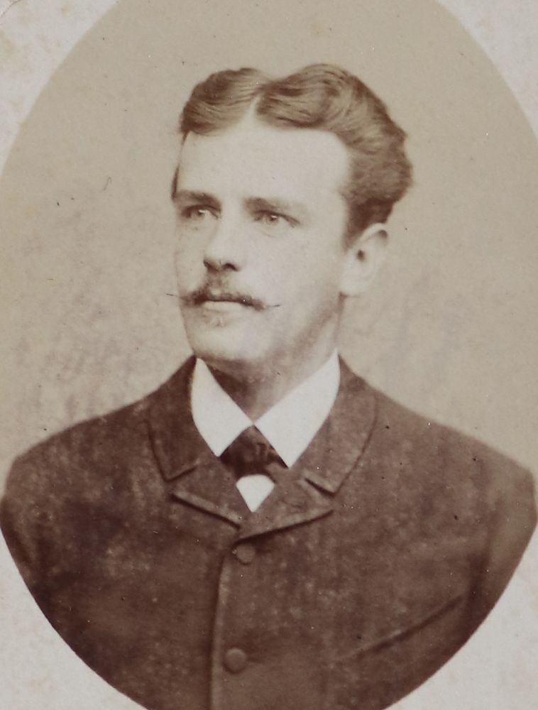 Große Abbildung Nr.1: 132-2332 Album: (Carte-de-visite)
