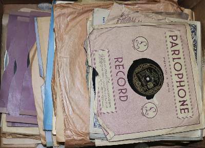 Bild Nr.3: 132-1993 Schrankgrammophon London: (Varia, Musikinstrumente)