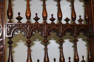 Bild Nr.3: 132-2159 Neogotischer Brettstuhl: (Möbel)