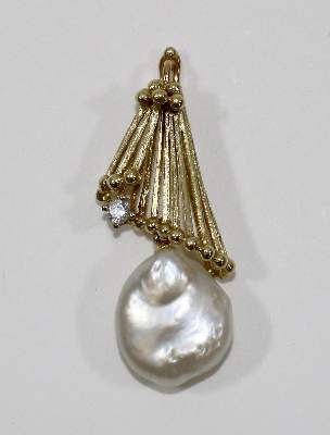 Bild Nr.1: 132-2225 Perlanhänger mit Brillant.: (Schmuck, Anhänger)
