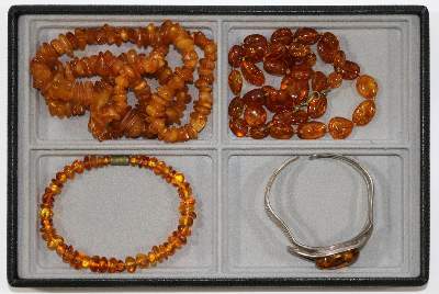 Bild Nr.2: 132-2230 Bernstein.: (Schmuck)