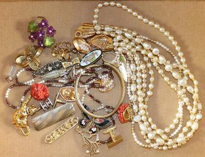Bild Nr.3: 132-2246 Modeschmuck Pforzheim u.a.: (Schmuck)